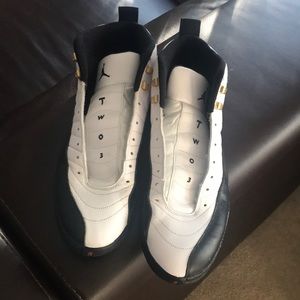 Jordan 12 taxi